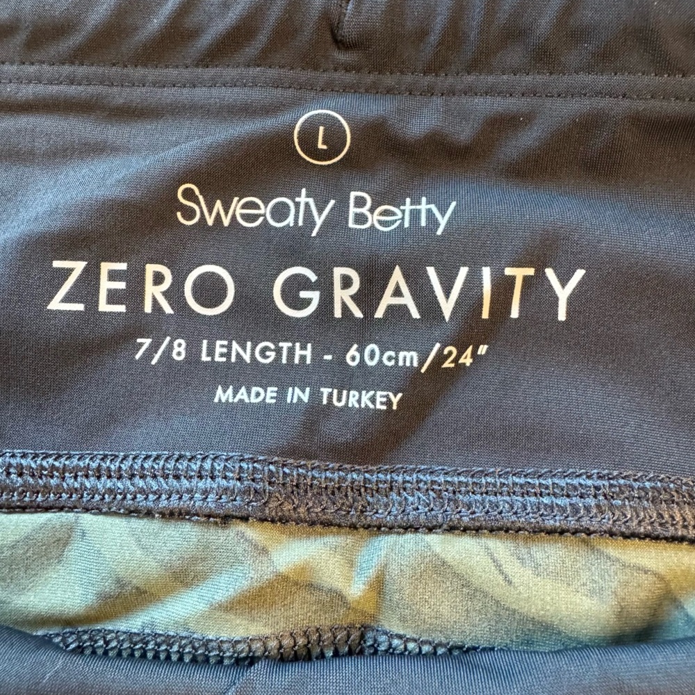 SWEATY BETTY Zero Gravity Leggings 7/8 Length 60cm/24" Large Green Black Zebra - Picture 8 of 11